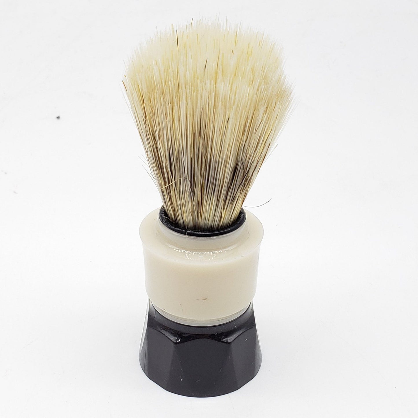 EDEN SHAVING BRUSH - Elegant Boutique Beauty Supply
